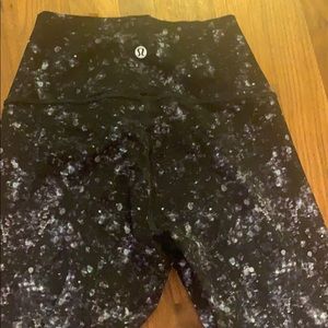 Lululemon full length tights black and white print